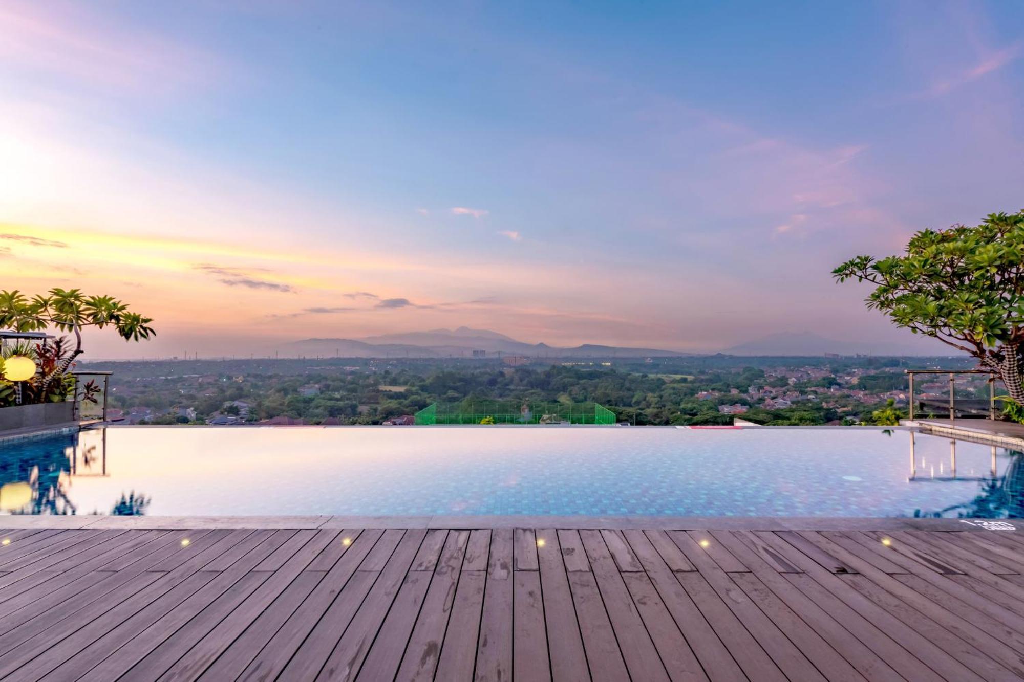 Hotel Ciputra Cibubur Managed By Swiss-Belhotel International Exteriér fotografie